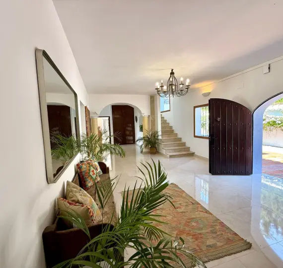 Краткосрочная аренда  отдельно стоящей виллы в Guadalmina Alta