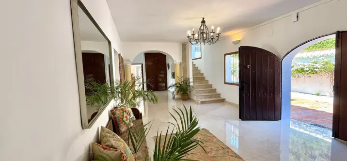 Краткосрочная аренда  отдельно стоящей виллы в Guadalmina Alta 3