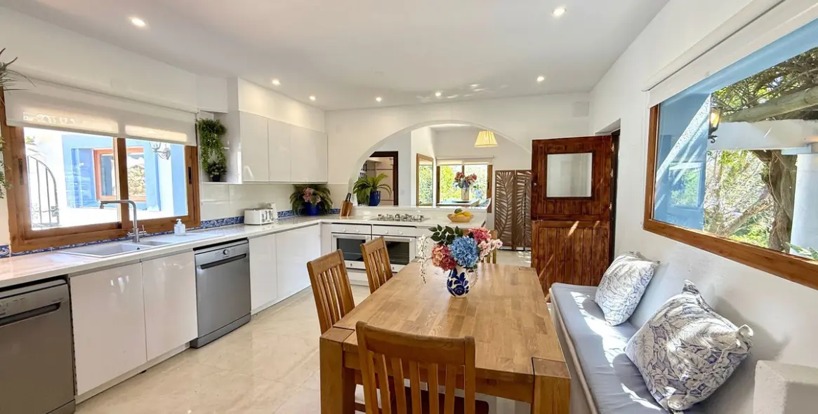 Краткосрочная аренда  отдельно стоящей виллы в Guadalmina Alta 10