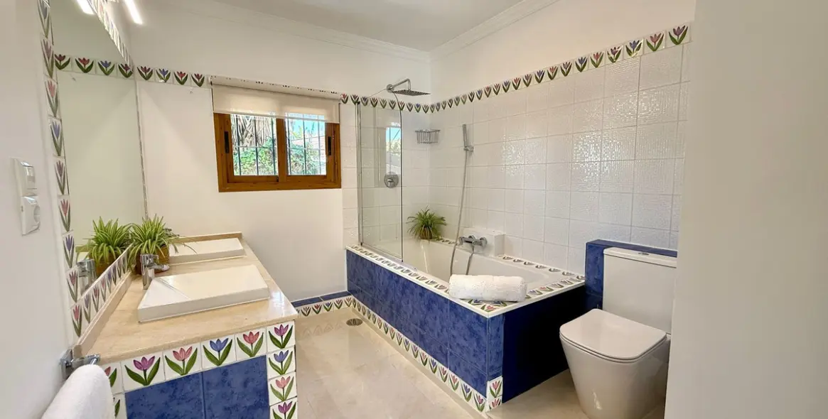 Краткосрочная аренда  отдельно стоящей виллы в Guadalmina Alta 22