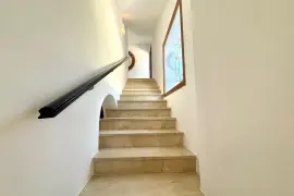 Image 29 thumb