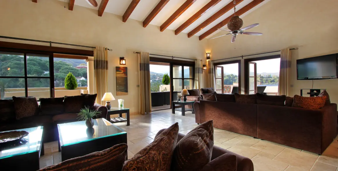 Short-term rent of detached villa in El Madroñal 4