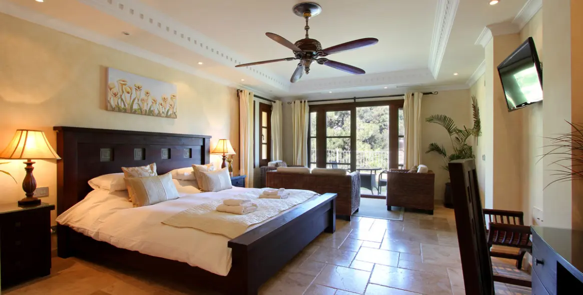 Short-term rent of detached villa in El Madroñal 13