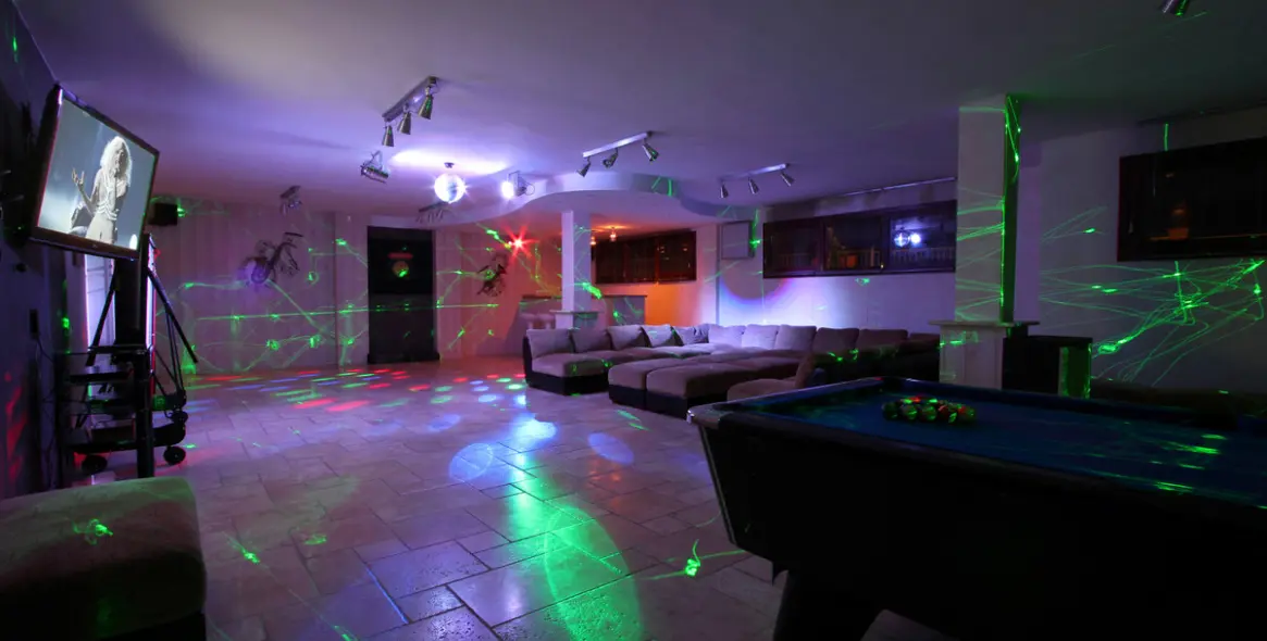 Short-term rent of detached villa in El Madroñal 16