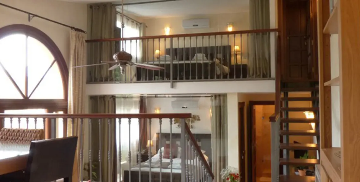 Alquiler a corto plazo de villa independiente en El Madroñal 14