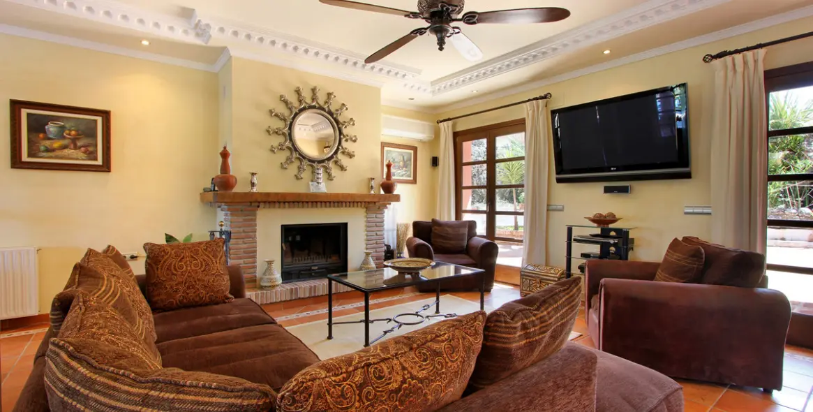 Short-term rent of detached villa in El Madroñal 4