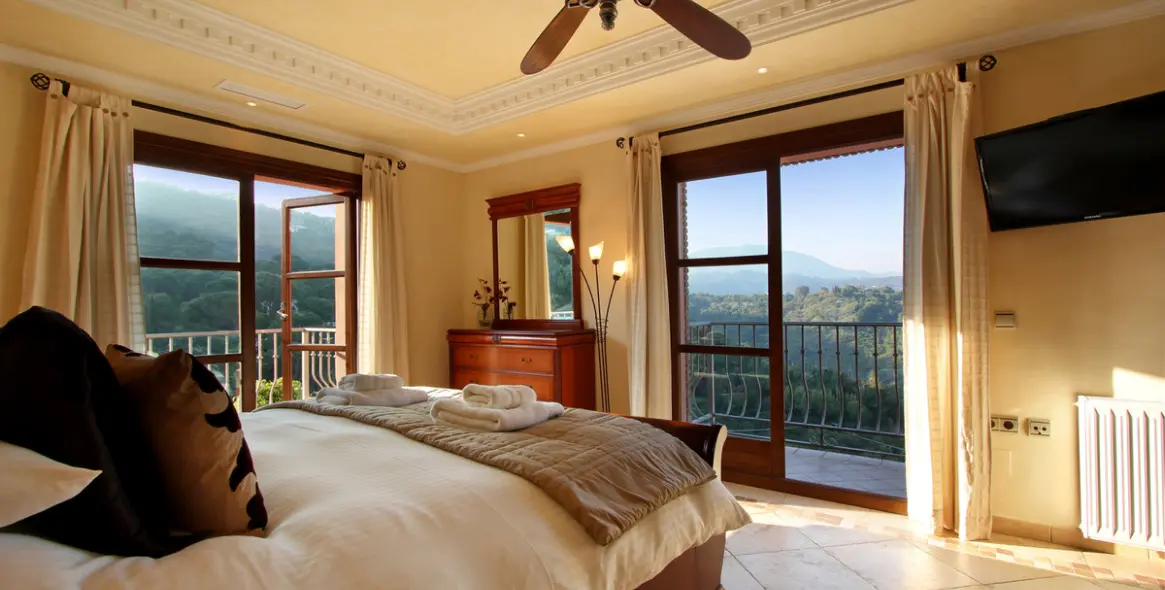 Short-term rent of detached villa in El Madroñal 9