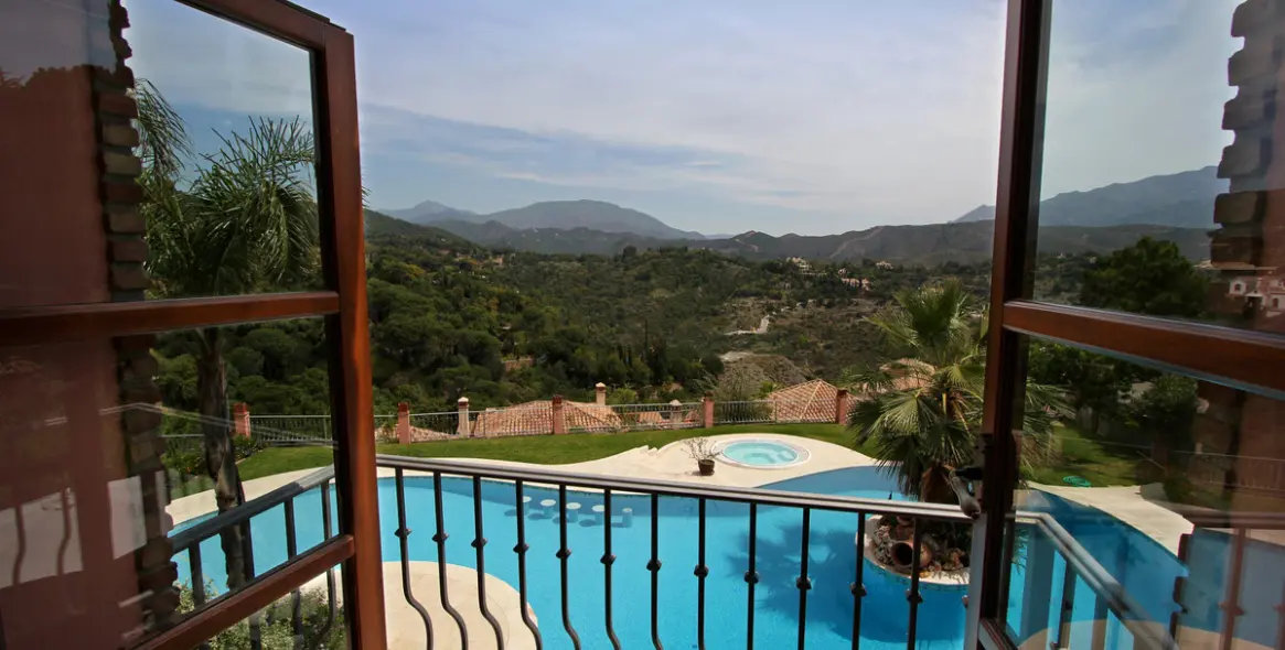 Short-term rent of detached villa in El Madroñal 12