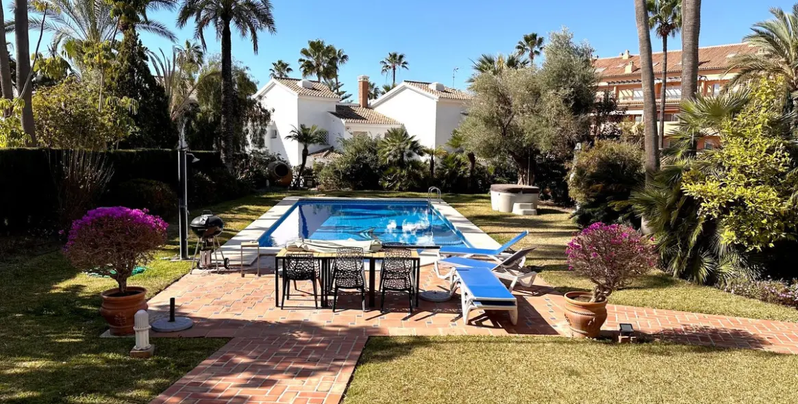 Краткосрочная аренда  отдельно стоящей виллы в Las Chapas 3