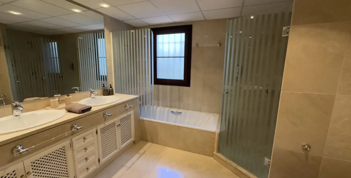 Краткосрочная аренда  отдельно стоящей виллы в Las Chapas 14