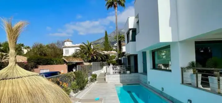 Long-term rent of detached villa in Marbella 0