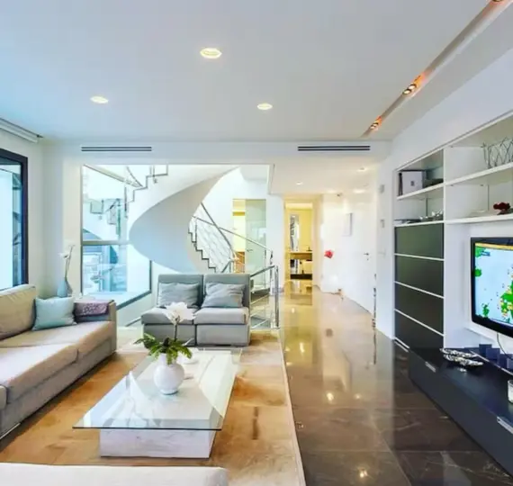 Long-term rent of detached villa in Marbella