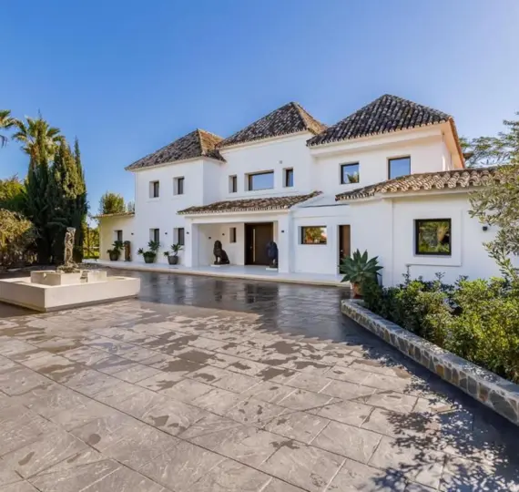 Long-term rent of detached villa in Atalaya