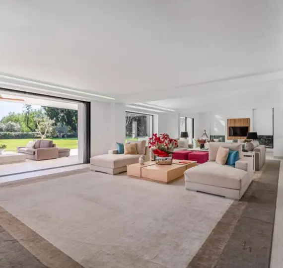 Long-term rent of detached villa in Atalaya