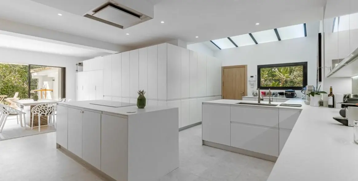 Long-term rent of detached villa in Atalaya 10