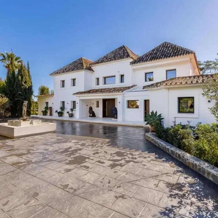 Long-term rent of detached villa in Atalaya