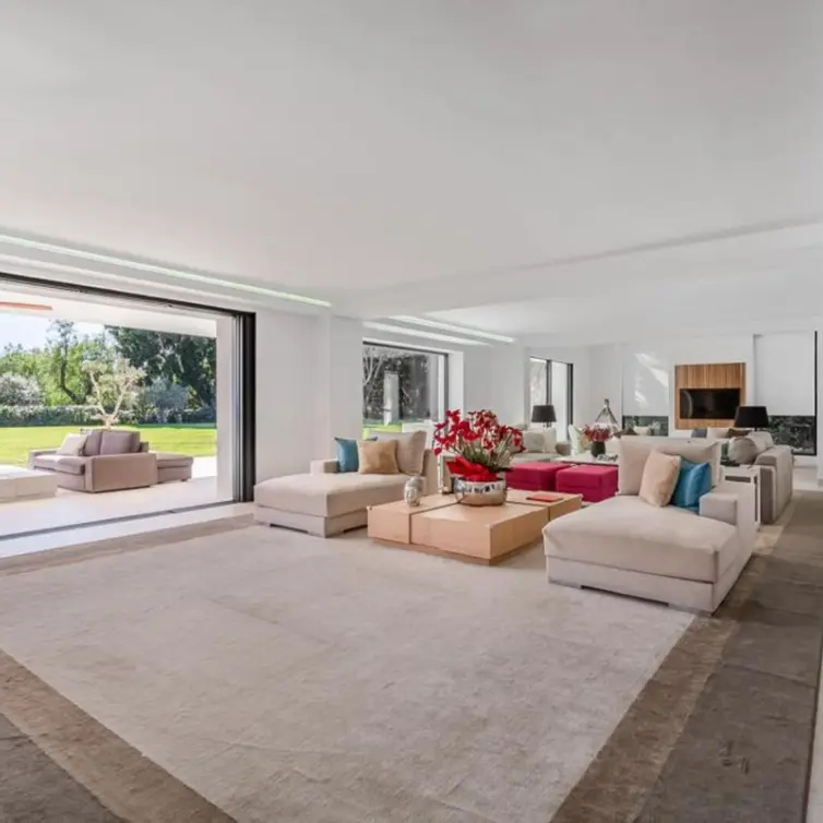 Long-term rent of detached villa in Atalaya