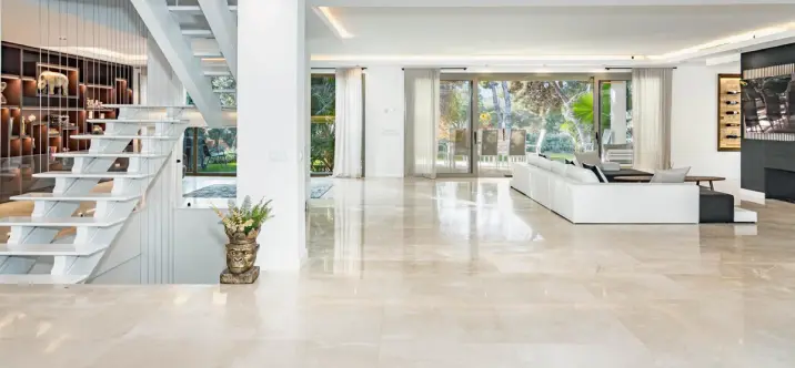 Short-term rent of detached villa in Río Real 3