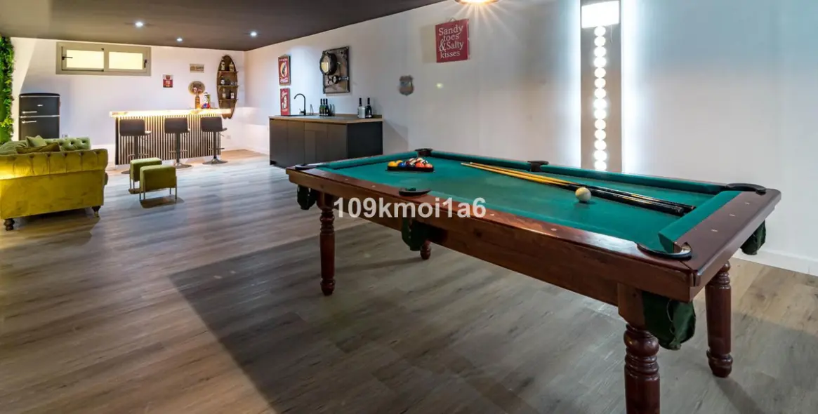 Alquiler a corto plazo de villa independiente en Río Real 23