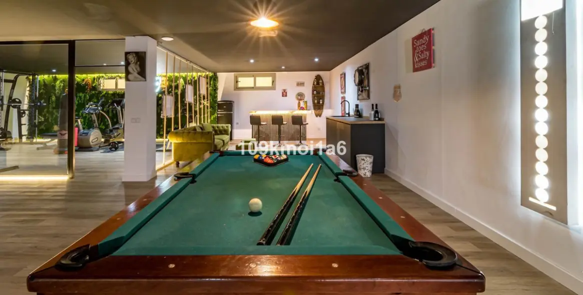 Alquiler a corto plazo de villa independiente en Río Real 24