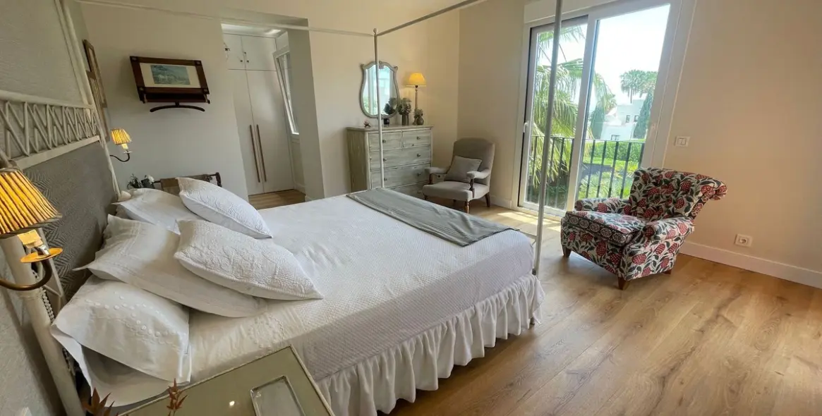 Alquiler a corto plazo de villa independiente en Nagüeles 21