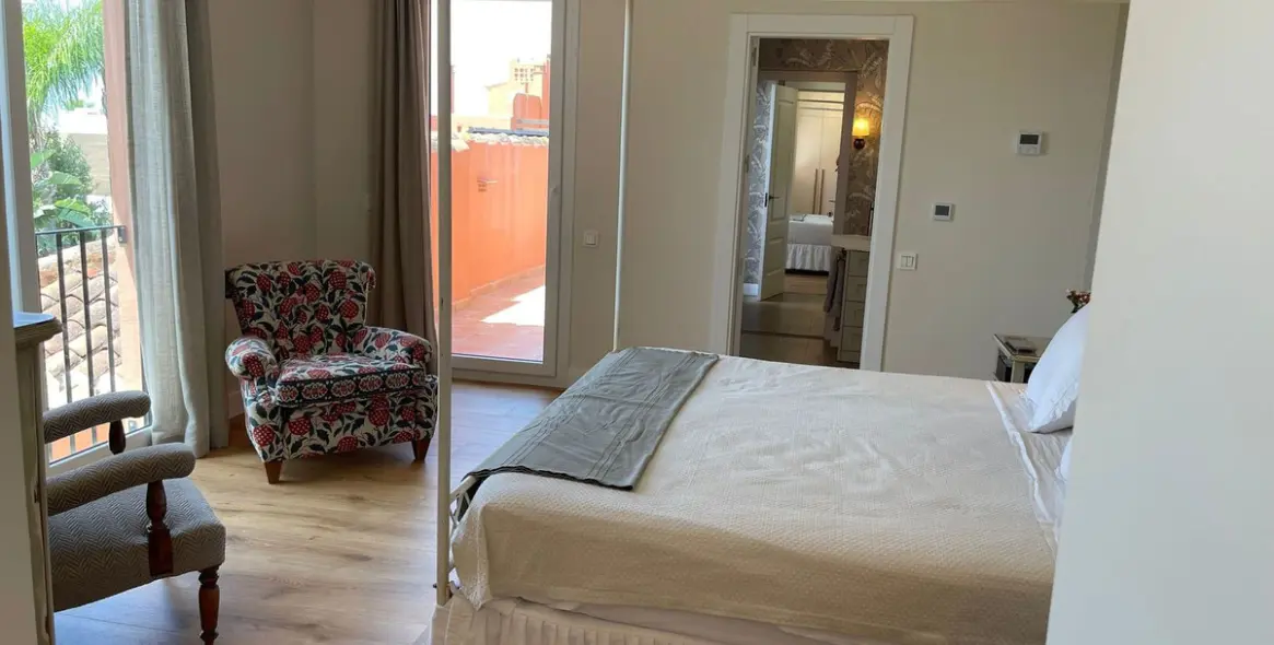 Alquiler a corto plazo de villa independiente en Nagüeles 23