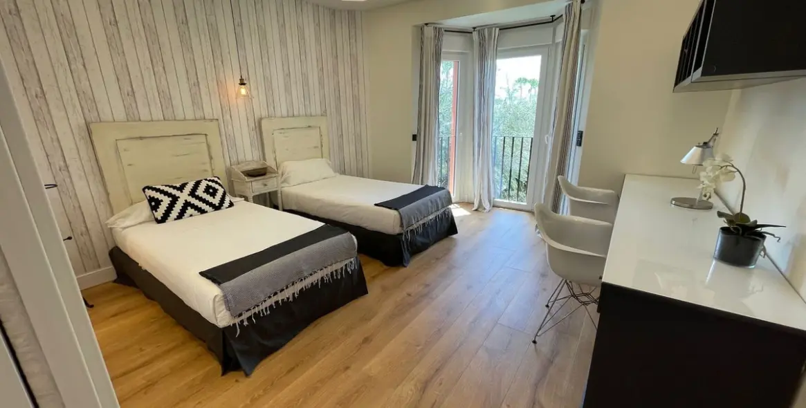 Alquiler a corto plazo de villa independiente en Nagüeles 24