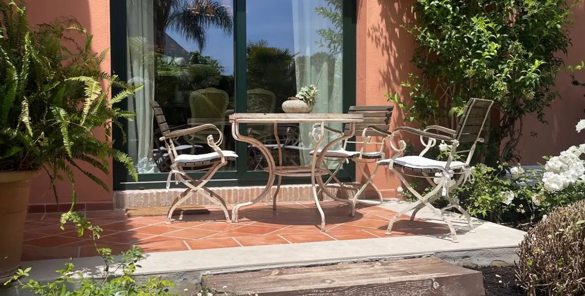 Alquiler a corto plazo de villa independiente en Nagüeles 39