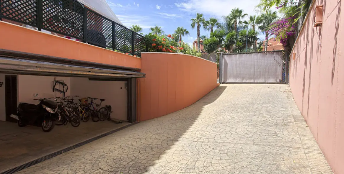 Alquiler a corto plazo de villa independiente en Nagüeles 41