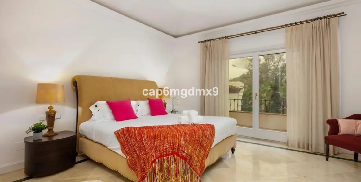 Long-term rent of detached villa in Nueva Andalucía 8