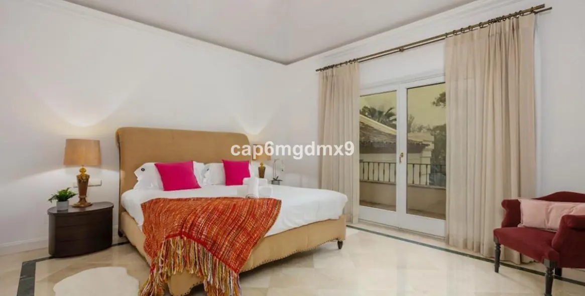 Long-term rent of detached villa in Nueva Andalucía 14