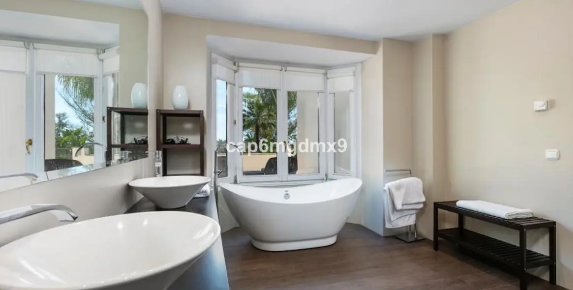 Long-term rent of detached villa in Nueva Andalucía 17