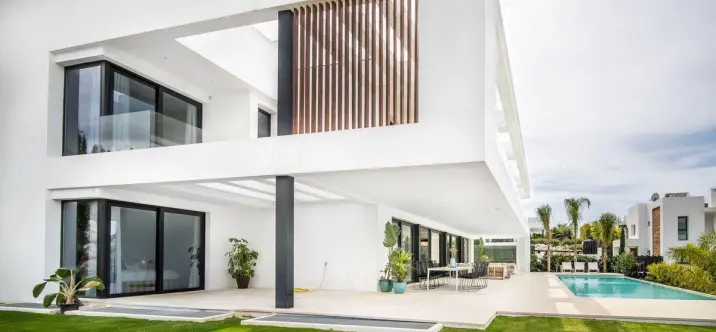 Long-term rent of detached villa in Nueva Andalucía 4