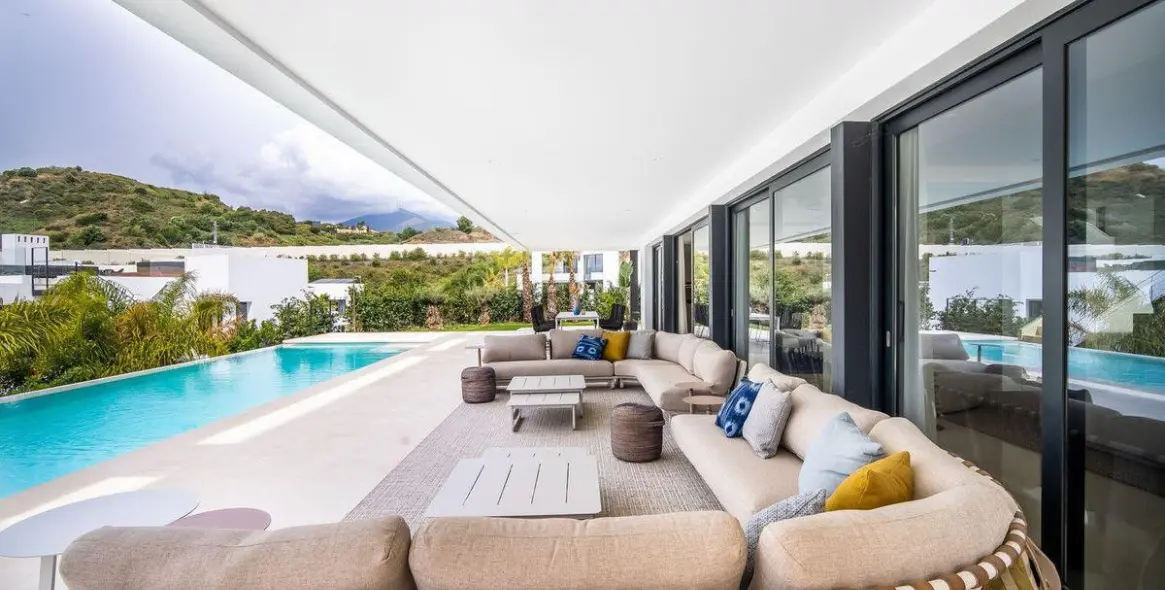 Long-term rent of detached villa in Nueva Andalucía 6