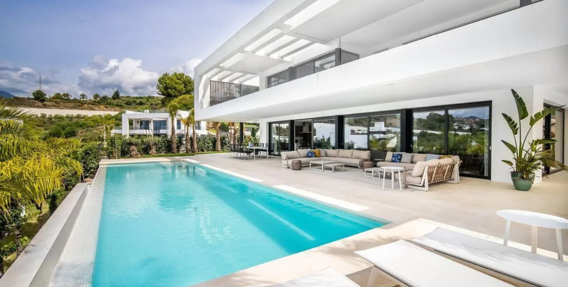 Long-term rent of detached villa in Nueva Andalucía 7