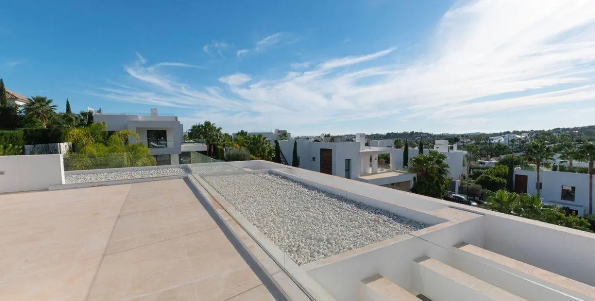 Long-term rent of detached villa in Nueva Andalucía 10