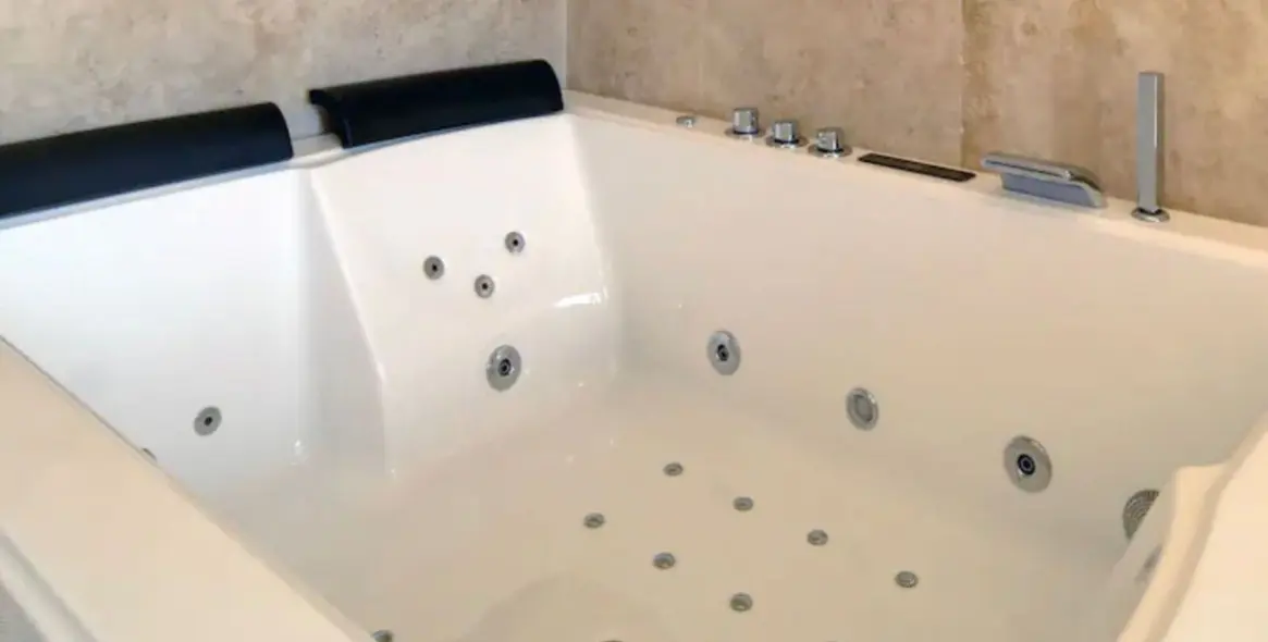 Alquiler a corto plazo de villa independiente en Benahavís 2