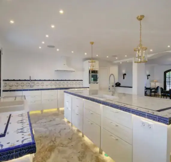 Краткосрочная аренда  отдельно стоящей виллы в Benahavís