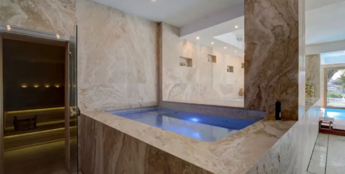 Alquiler a corto plazo de villa independiente en Benahavís 6