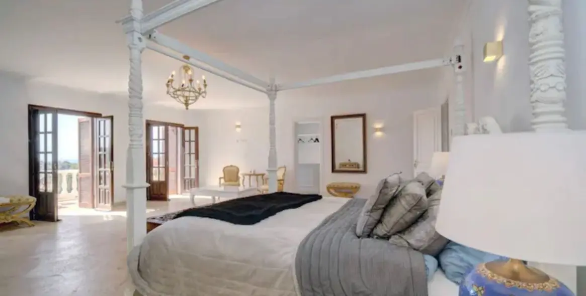 Alquiler a corto plazo de villa independiente en Benahavís 7