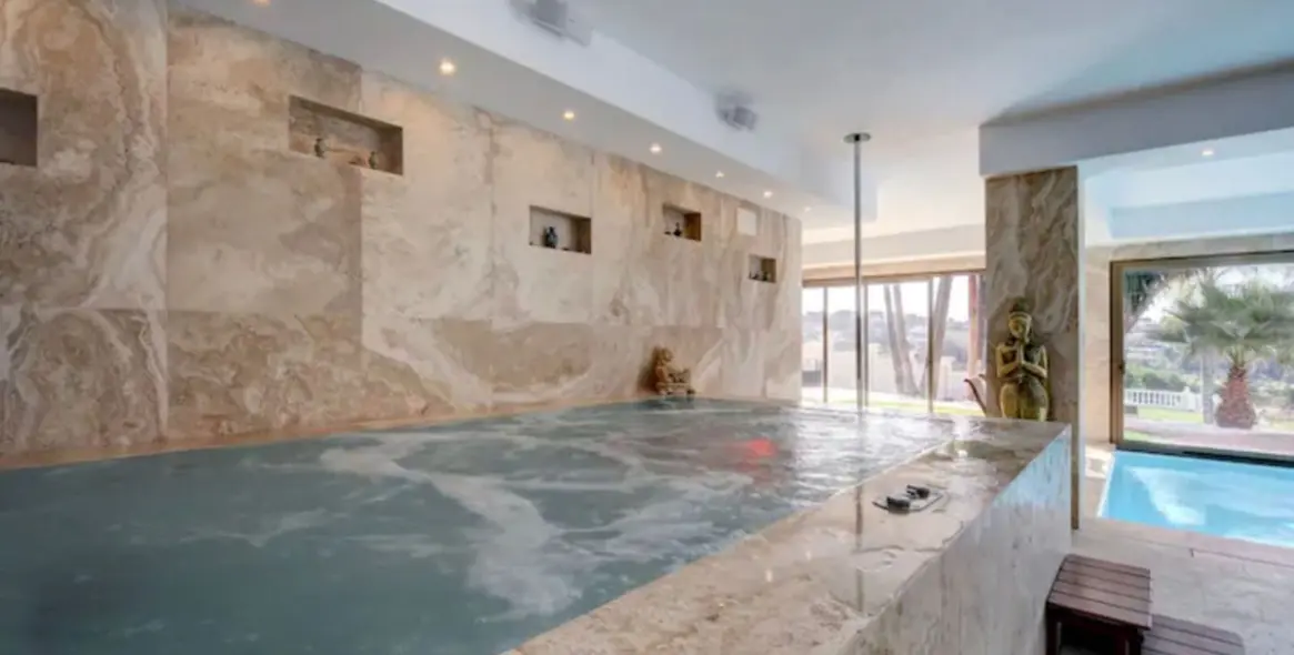 Alquiler a corto plazo de villa independiente en Benahavís 8