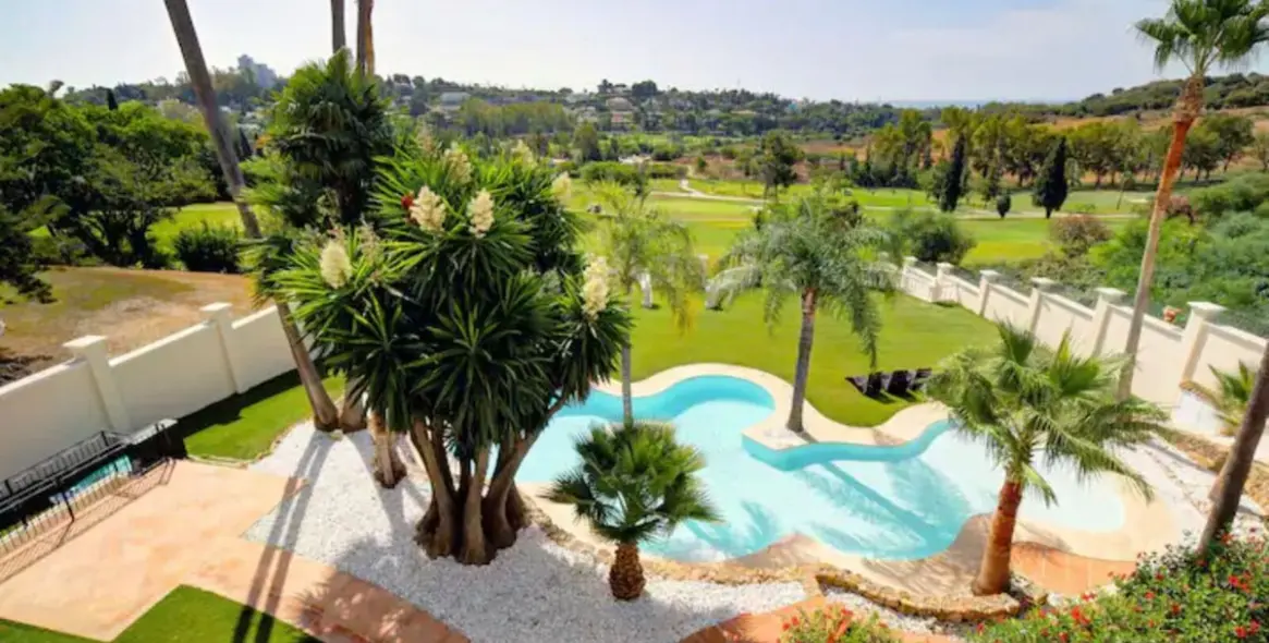 Alquiler a corto plazo de villa independiente en Benahavís 11