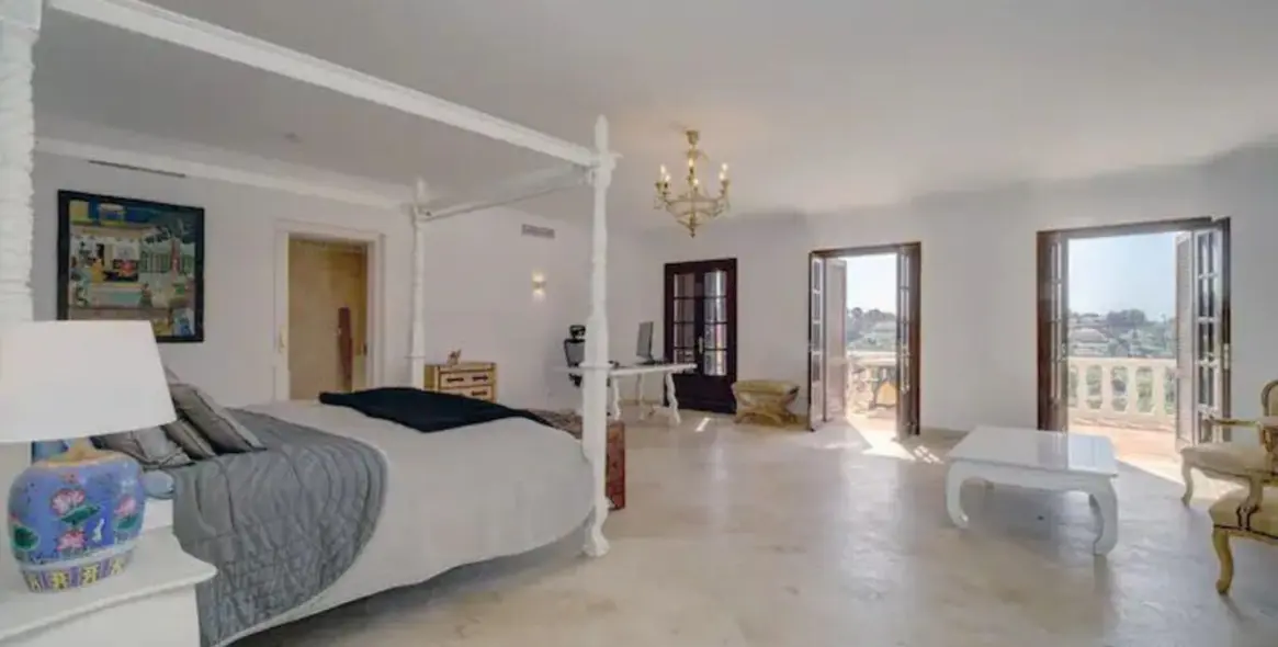 Alquiler a corto plazo de villa independiente en Benahavís 16