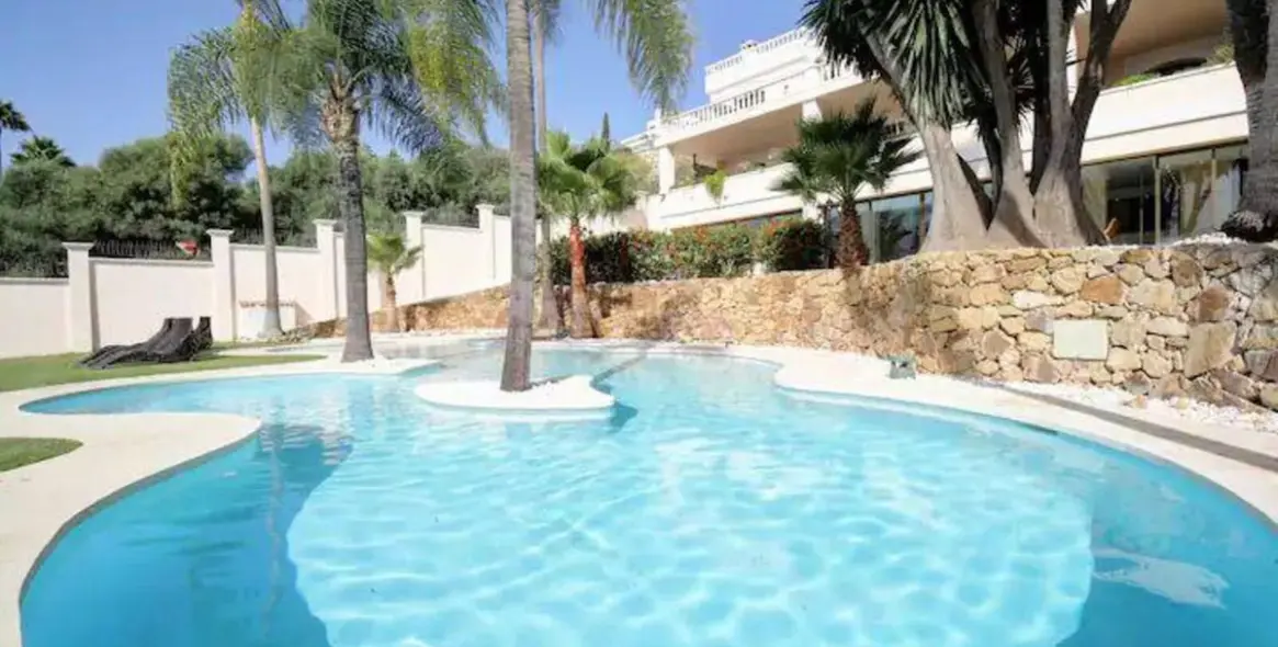 Alquiler a corto plazo de villa independiente en Benahavís 17