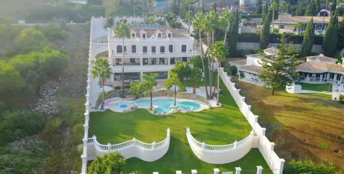 Alquiler a corto plazo de villa independiente en Benahavís 18