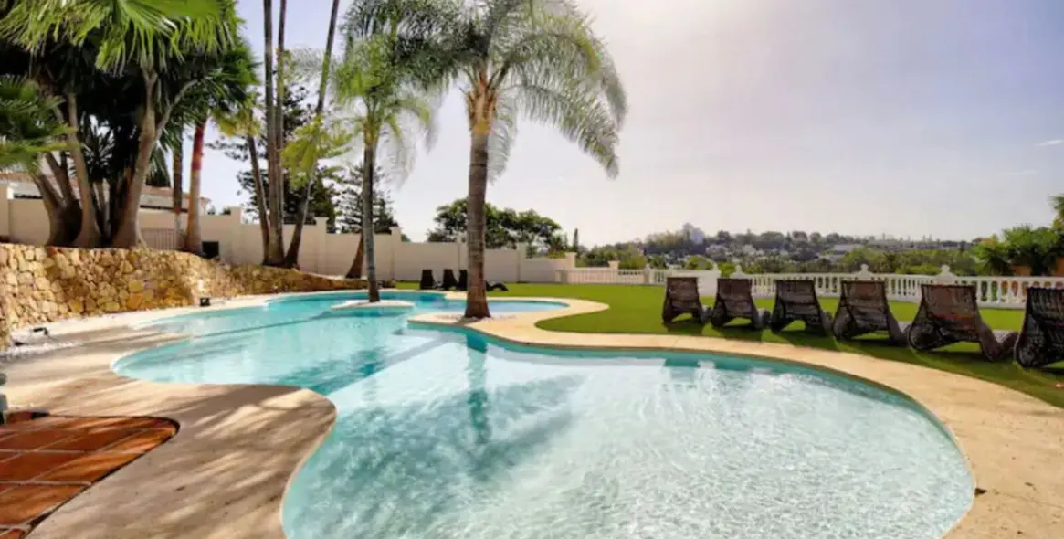 Краткосрочная аренда  отдельно стоящей виллы в Benahavís 24