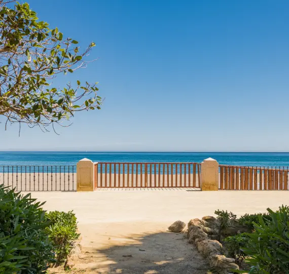 Краткосрочная аренда  отдельно стоящей виллы в The Golden Mile