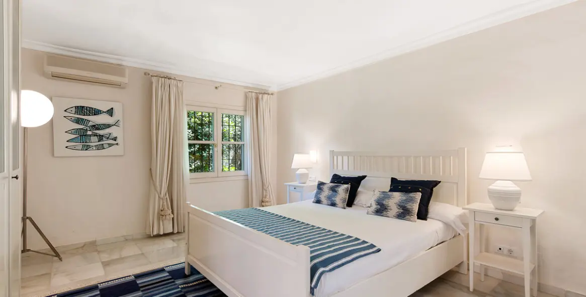 Краткосрочная аренда  отдельно стоящей виллы в The Golden Mile 5