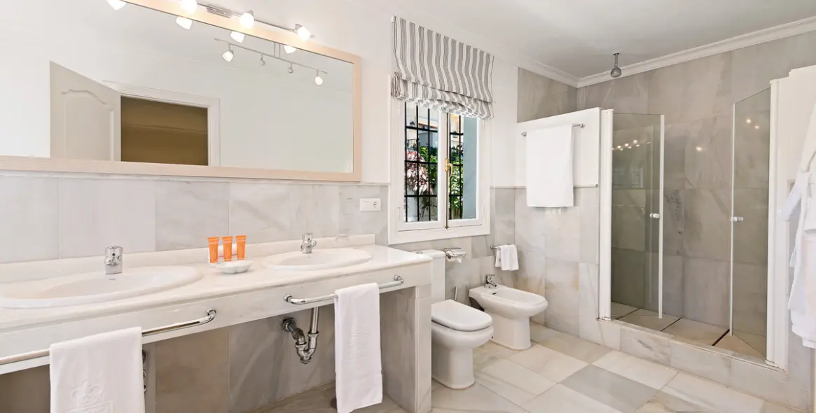 Краткосрочная аренда  отдельно стоящей виллы в The Golden Mile 9