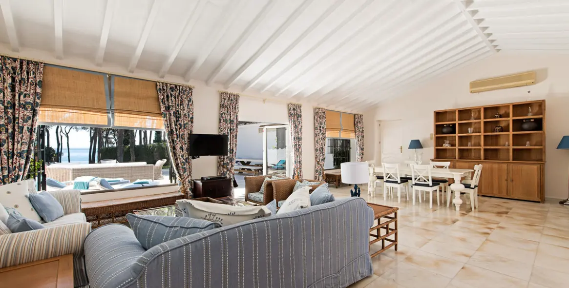 Краткосрочная аренда  отдельно стоящей виллы в The Golden Mile 10